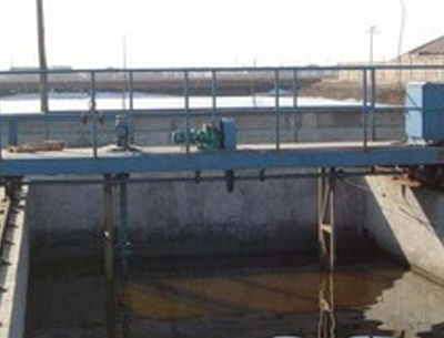 ZQ(B)GN型周(zhou)邊傳動全(半)橋(qiáo)式刮泥機